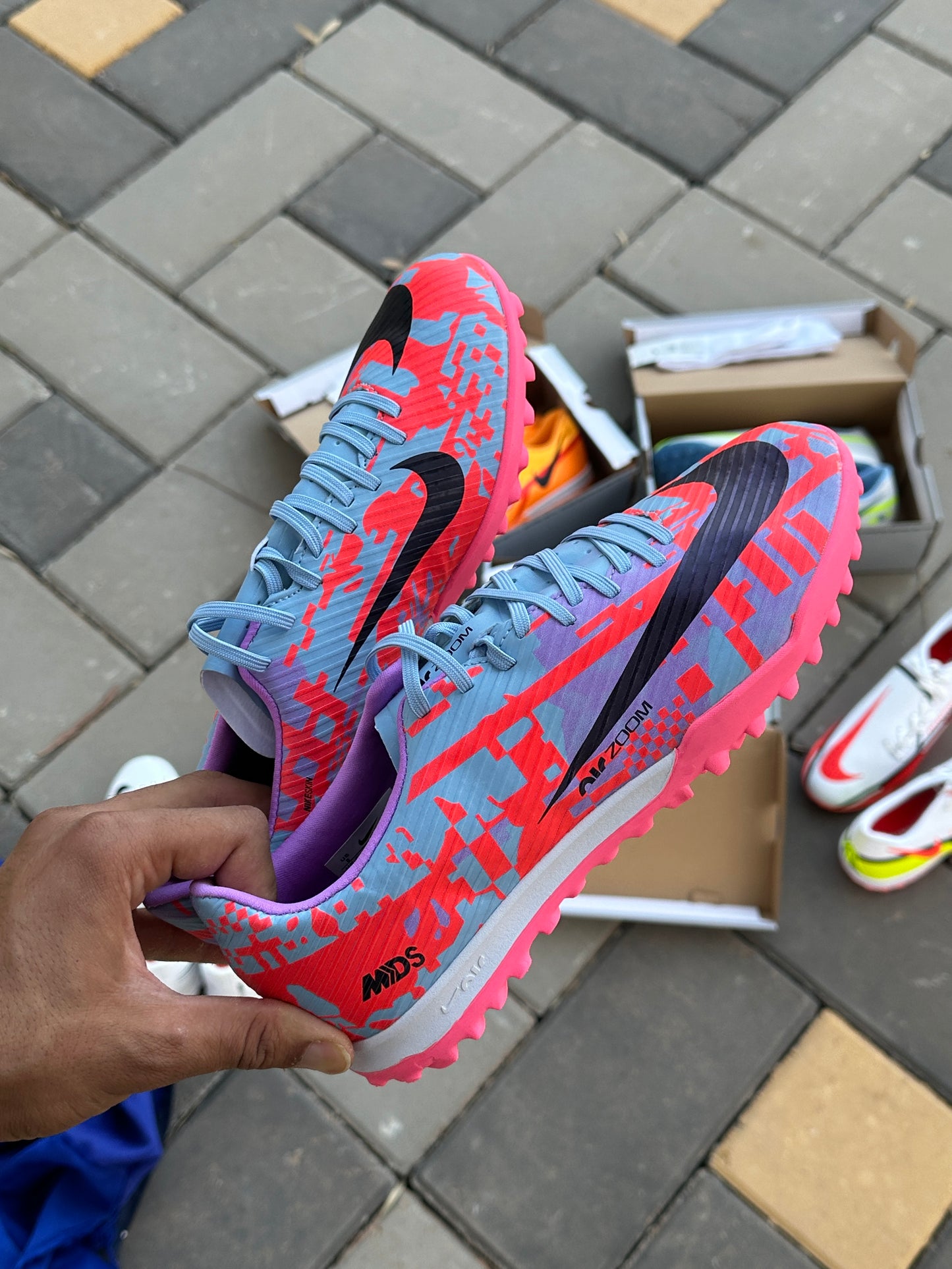 MERCURIEL AIRZOOM GOODQUALITY 9RIBA BEZZAF LSUPERG + DEMIBAS GRATUIT #390h#100 (يمكنك فتح الطرد )