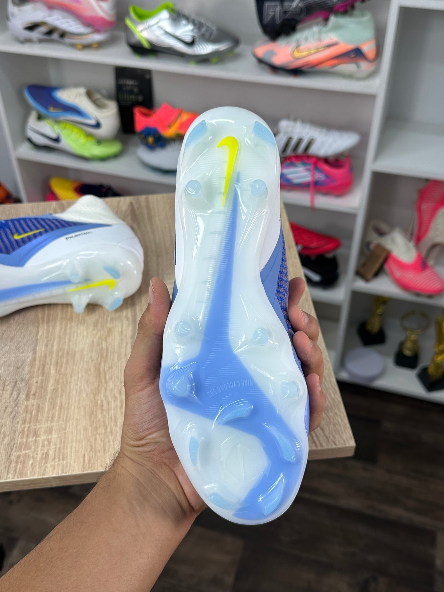 CRAMPON PHANTOM 6 COPIER-ELITE SUPERGOOD MEILLEURE FINITION #850h#150 (PEUT-OUVRIR ET ESSAYER )