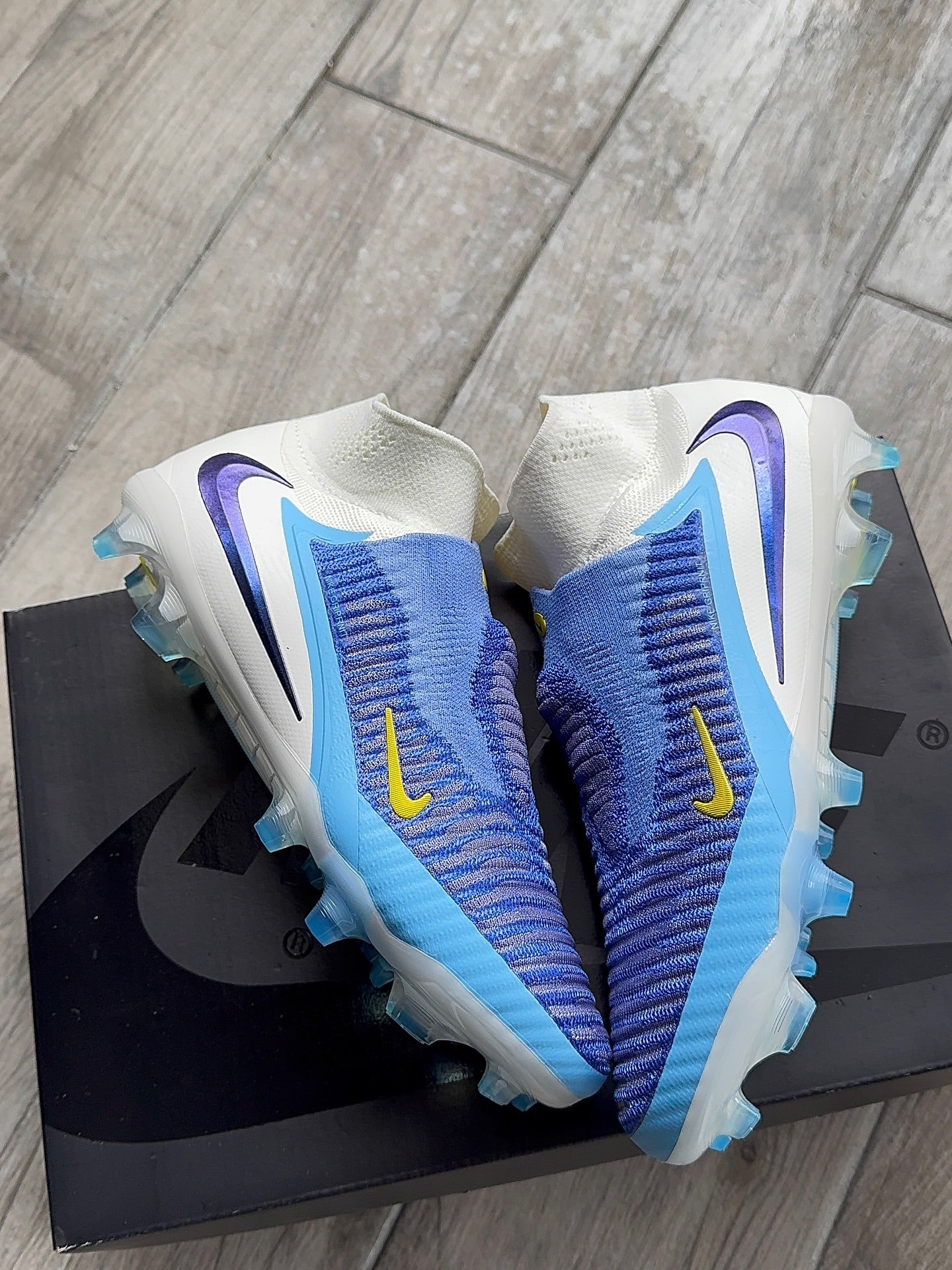 CRAMPON PHANTOM 6 COPIER-ELITE SUPERGOOD MEILLEURE FINITION #850h#150 (PEUT-OUVRIR ET ESSAYER )