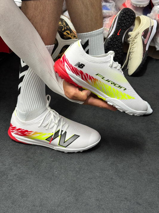 NEWBALANCE TAKELA CHAUSSURE DE FOOTBALL TF #790h#130