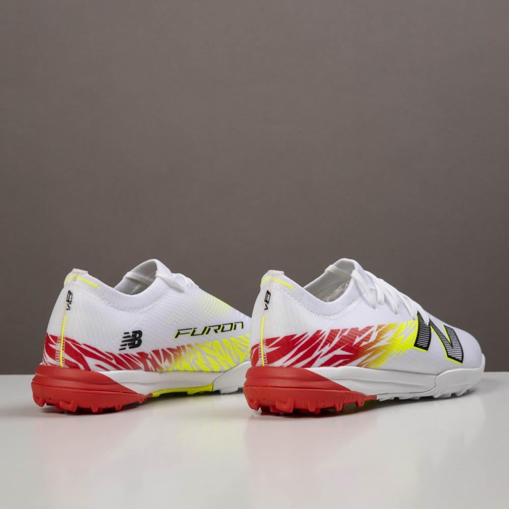 NEWBALANCE TAKELA CHAUSSURE DE FOOTBALL TF