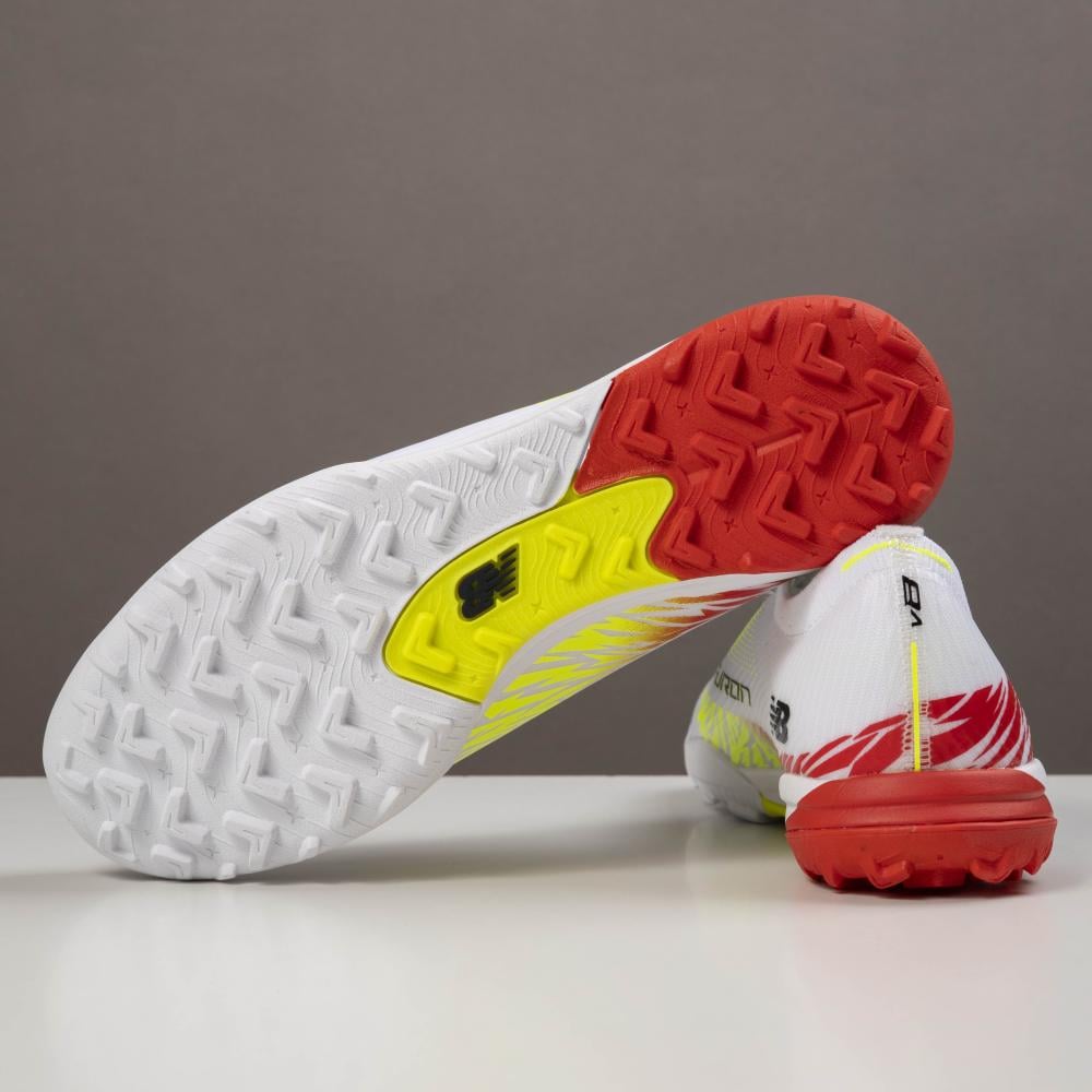 NEWBALANCE TAKELA CHAUSSURE DE FOOTBALL TF