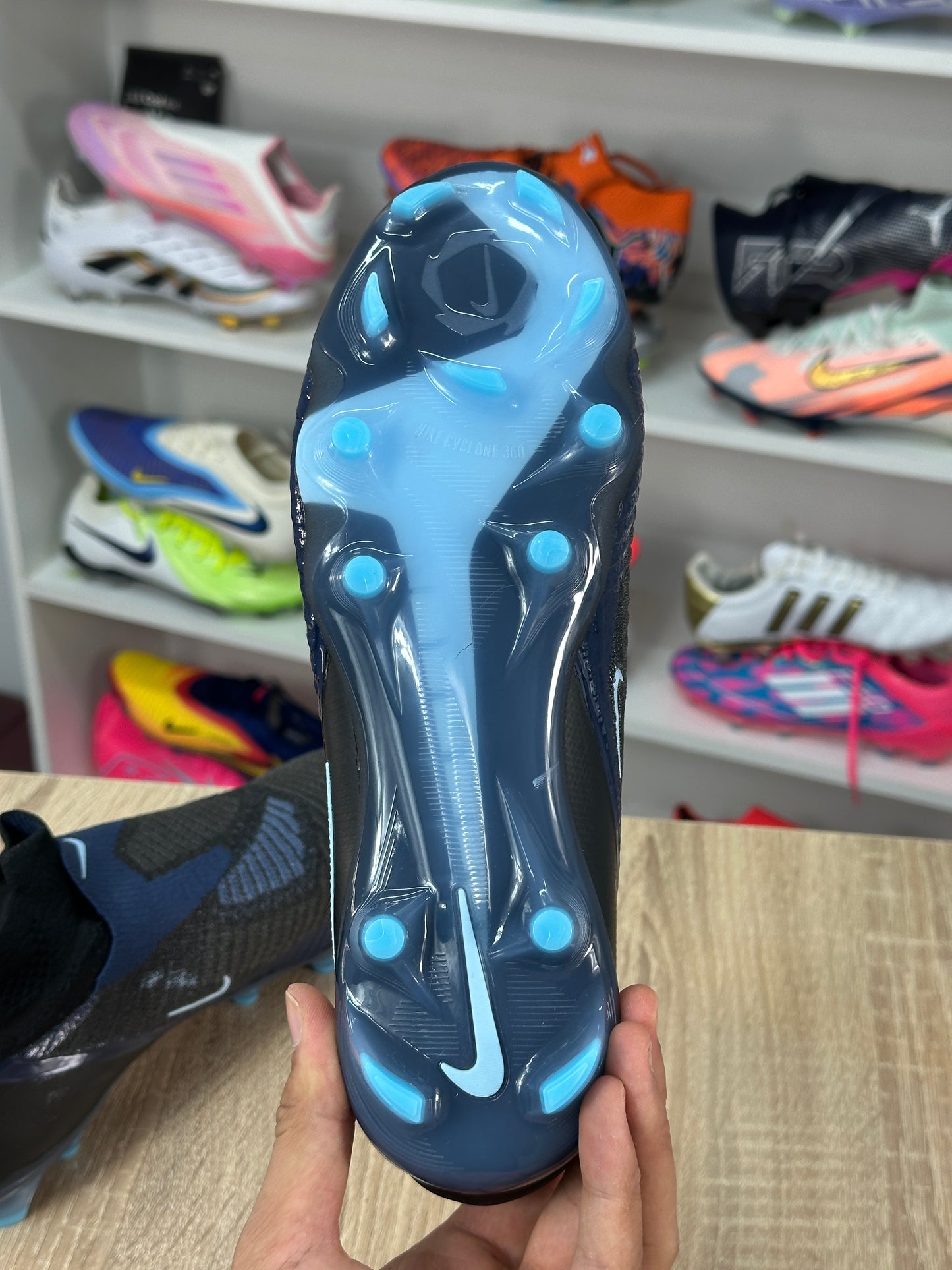 CRAMPON PHANTOM 6 COPIER-ELITE SUPERGOOD MEILLEURE FINITION #850h#150 (PEUT-OUVRIR ET ESSAYER )