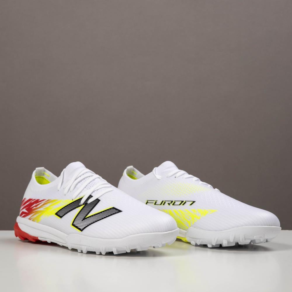 NEWBALANCE TAKELA CHAUSSURE DE FOOTBALL TF