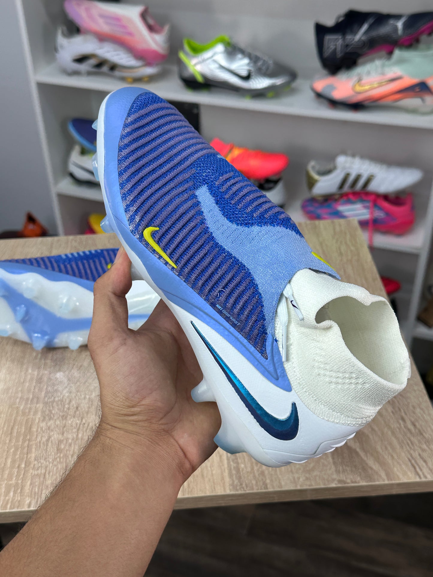 CRAMPON PHANTOM 6 COPIER-ELITE SUPERGOOD MEILLEURE FINITION #850h#150 (PEUT-OUVRIR ET ESSAYER )